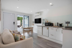 Coastal Living Retreat close to Local Beaches